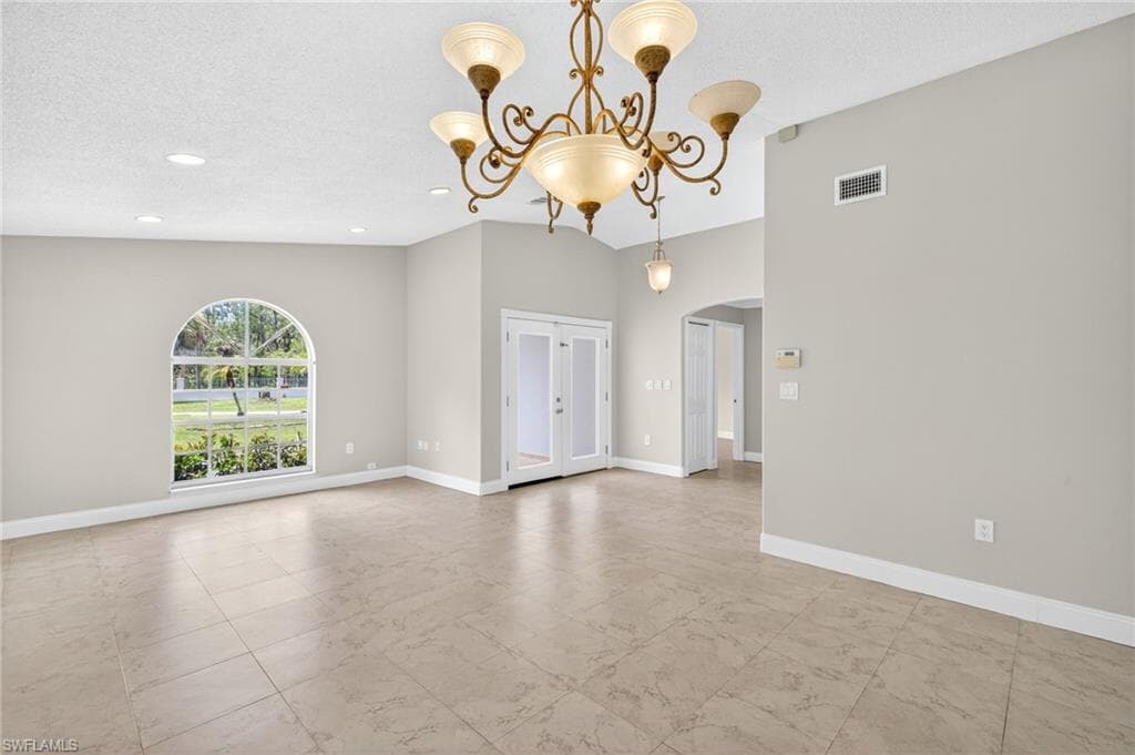 810 7th St SW, Naples, FL 34117-5