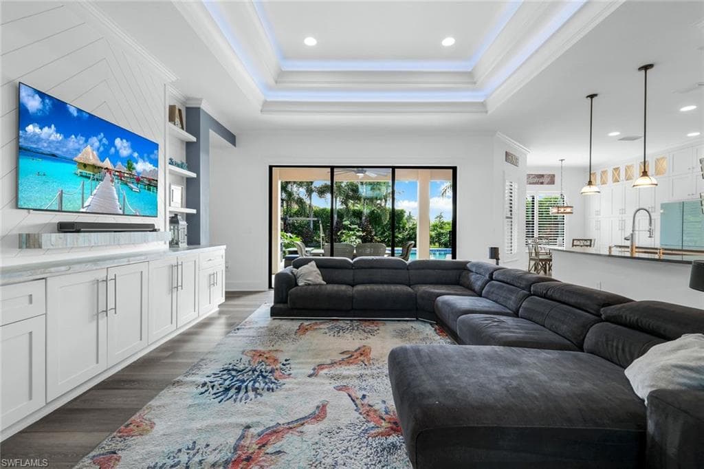 2704 Crystal Way, Naples, FL 34119-10