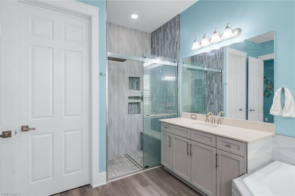2704 Crystal Way, Naples, FL 34119-27