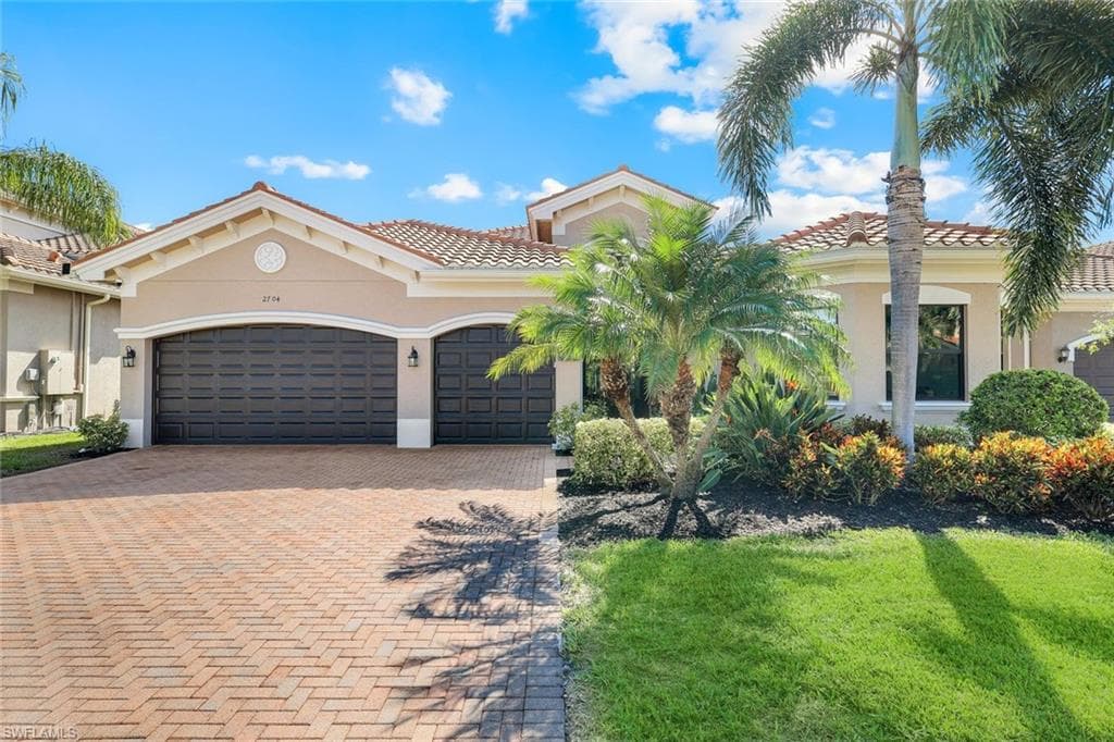 2704 Crystal Way, Naples, FL 34119-42