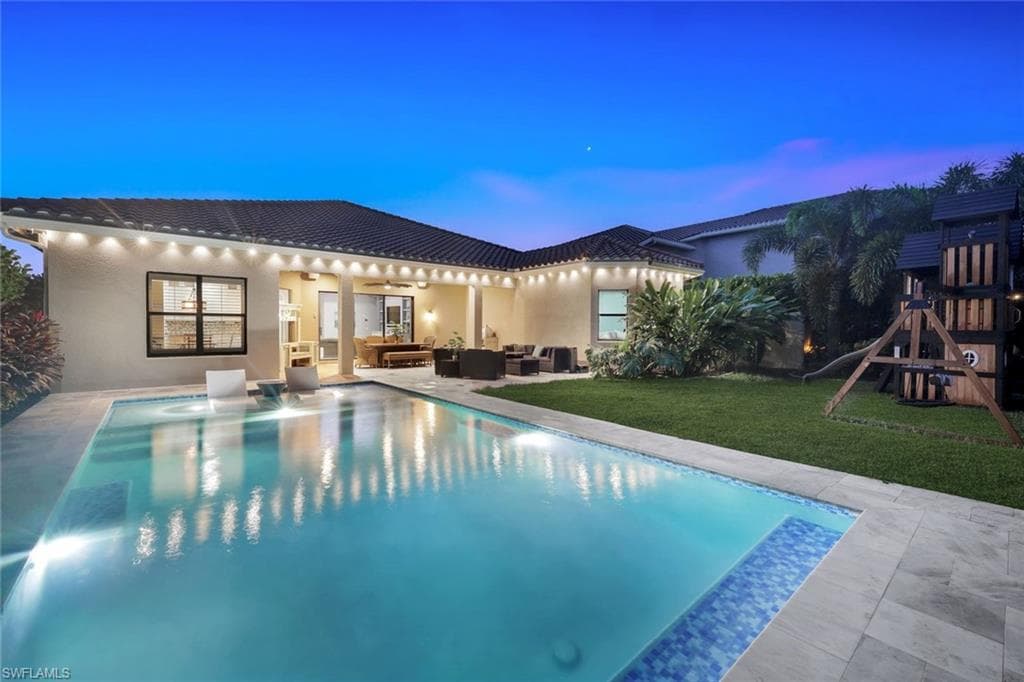 2704 Crystal Way, Naples, FL 34119-4
