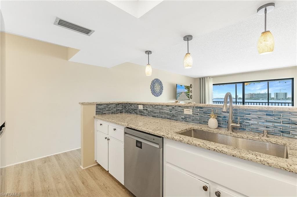 400 Lenell Rd 207, Fort Myers Beach, FL 33931-6