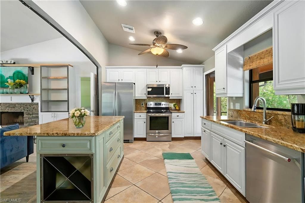 681 23rd St NW, Naples, FL 34120-10