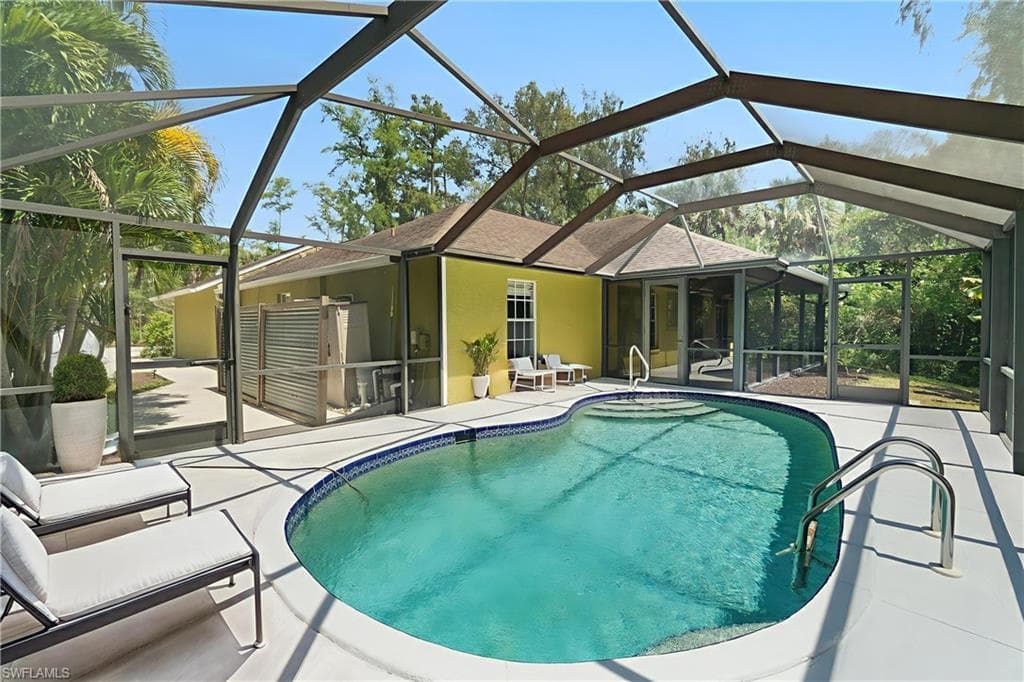 681 23rd St NW, Naples, FL 34120-22