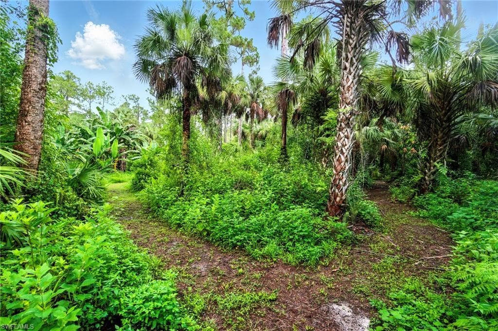 681 23rd St NW, Naples, FL 34120-27