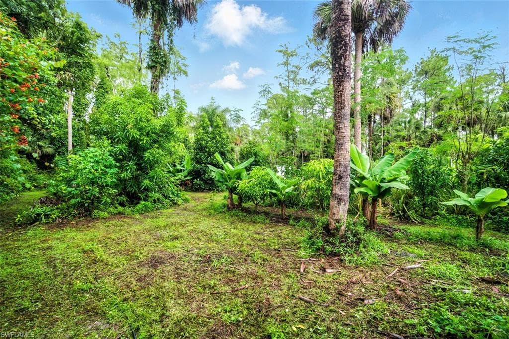 681 23rd St NW, Naples, FL 34120-38
