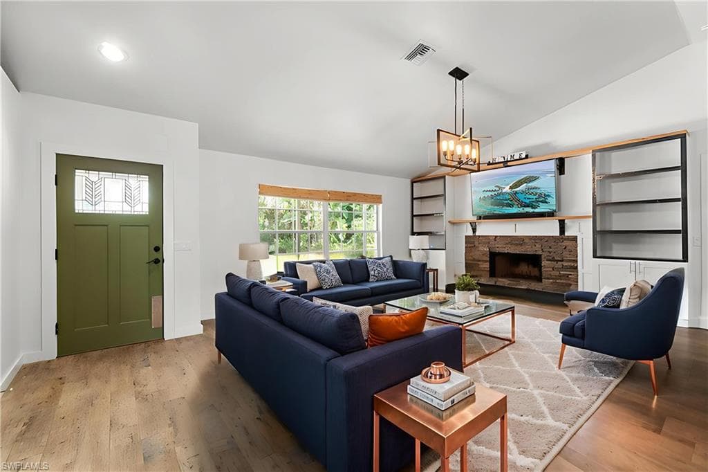 681 23rd St NW, Naples, FL 34120-8