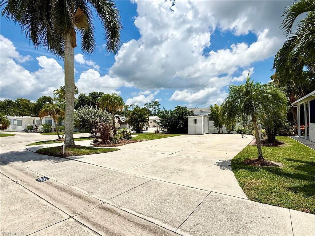 449 Cheetah Dr, Naples, FL 34114-9
