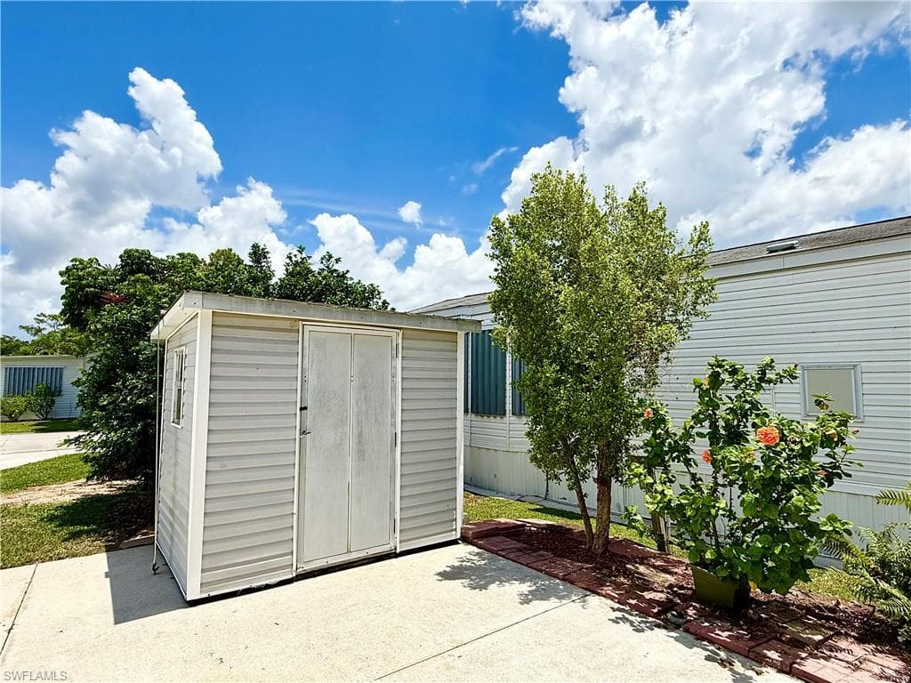 449 Cheetah Dr, Naples, FL 34114-11