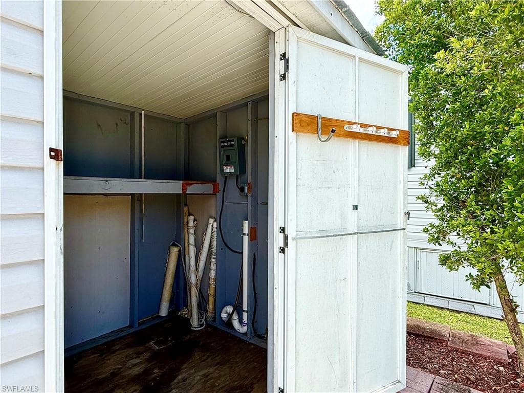 449 Cheetah Dr, Naples, FL 34114-12