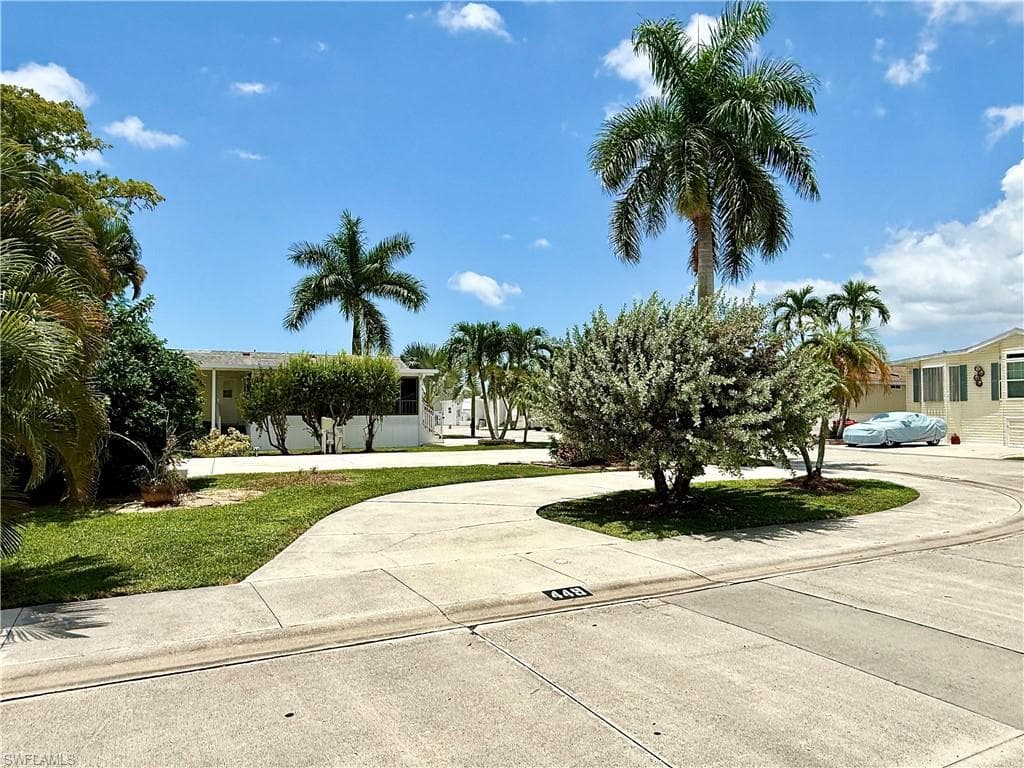 449 Cheetah Dr, Naples, FL 34114-6