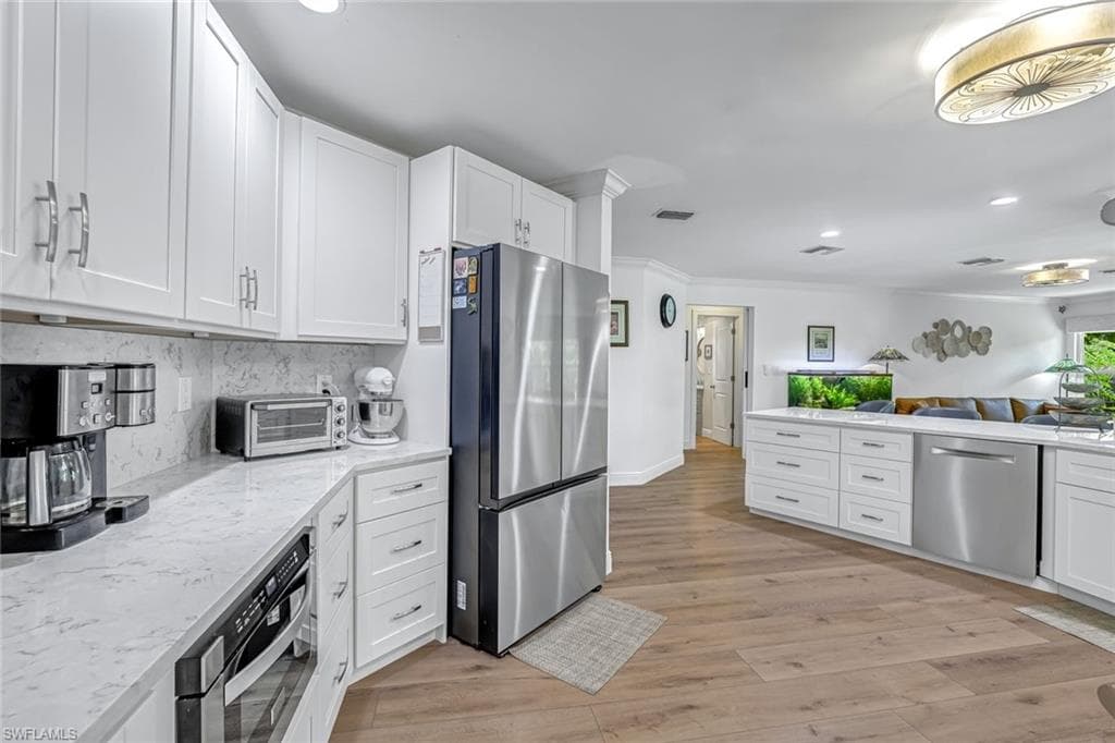 401 Panay Ave, Naples, FL 34113-11