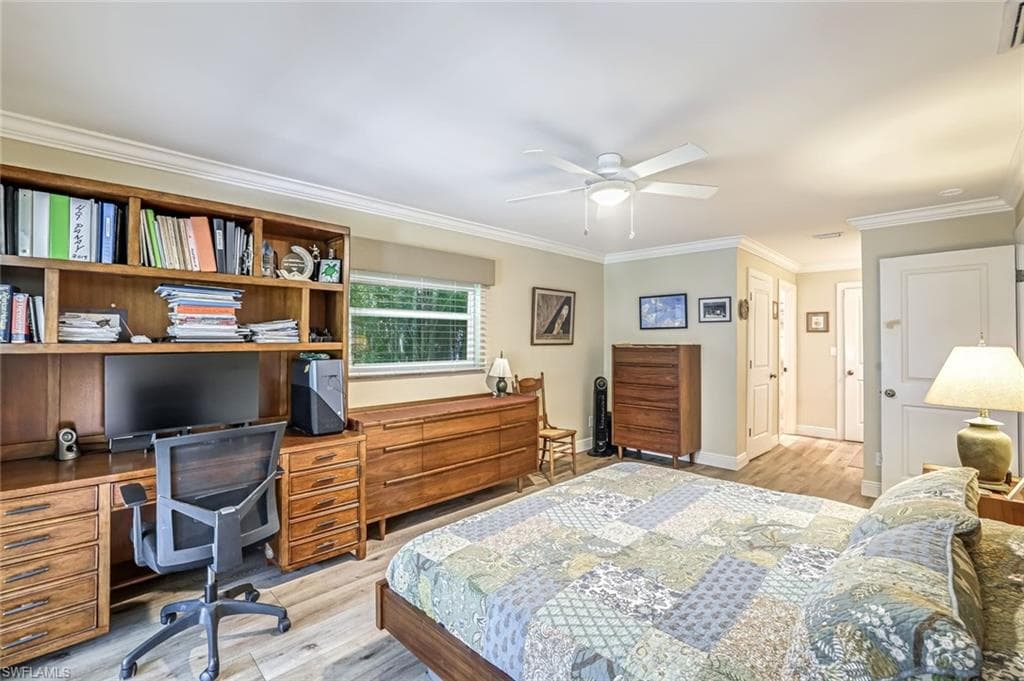 401 Panay Ave, Naples, FL 34113-19