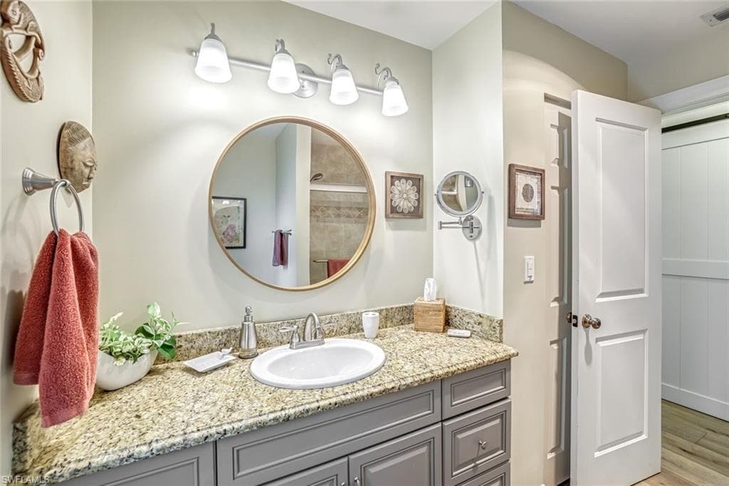 401 Panay Ave, Naples, FL 34113-25