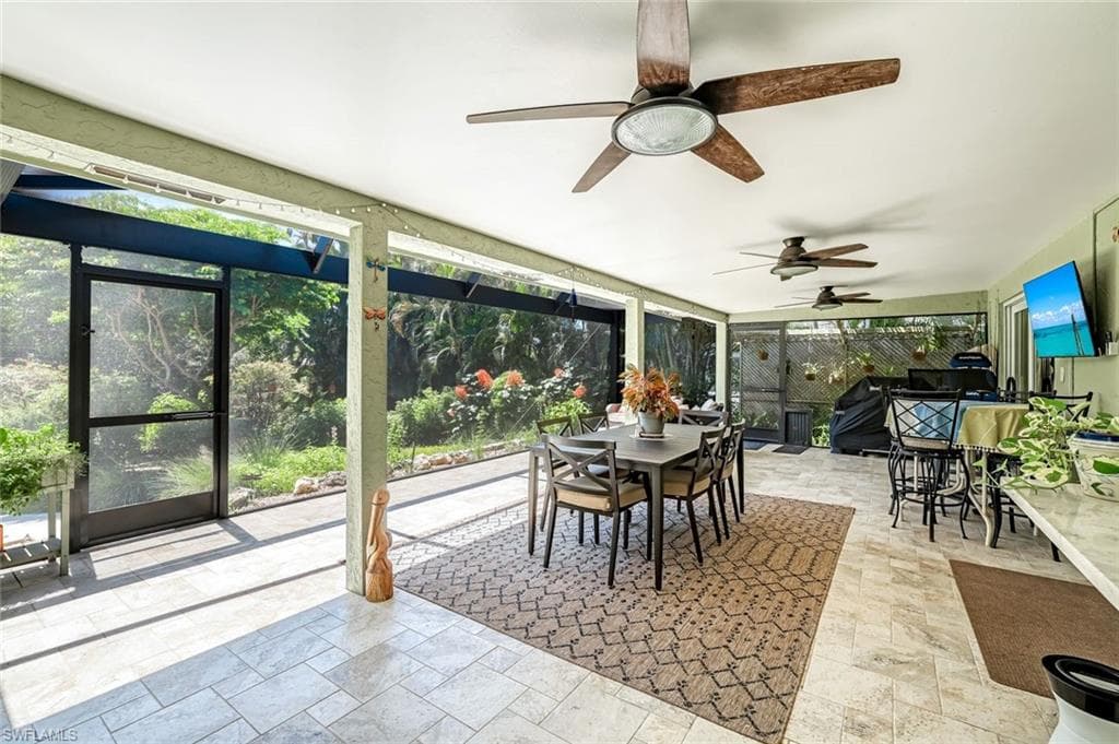 401 Panay Ave, Naples, FL 34113-26