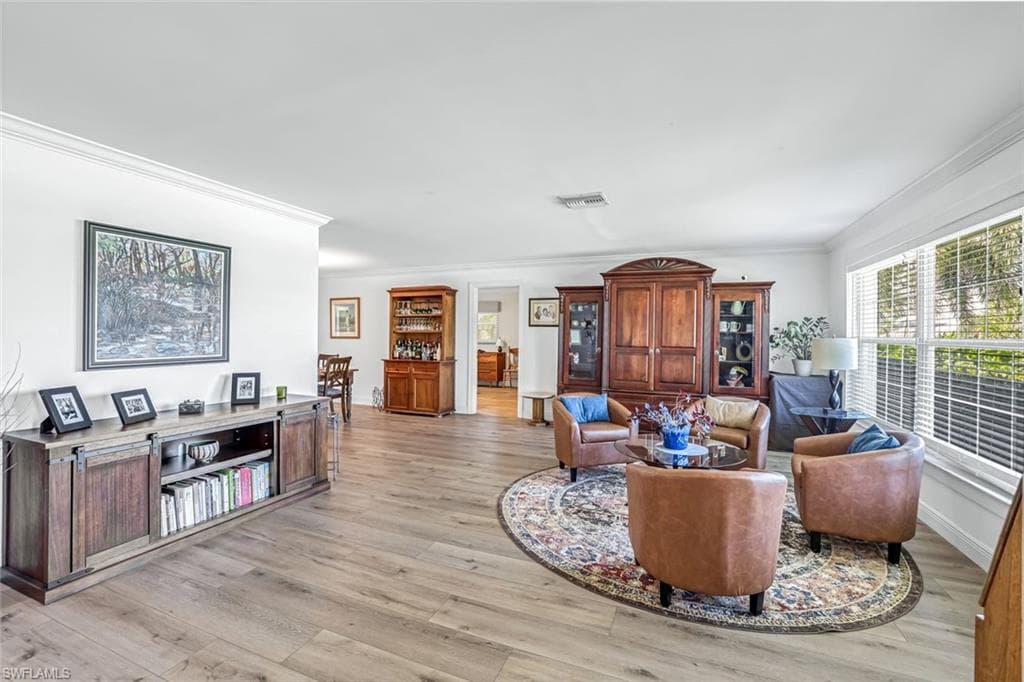 401 Panay Ave, Naples, FL 34113-7