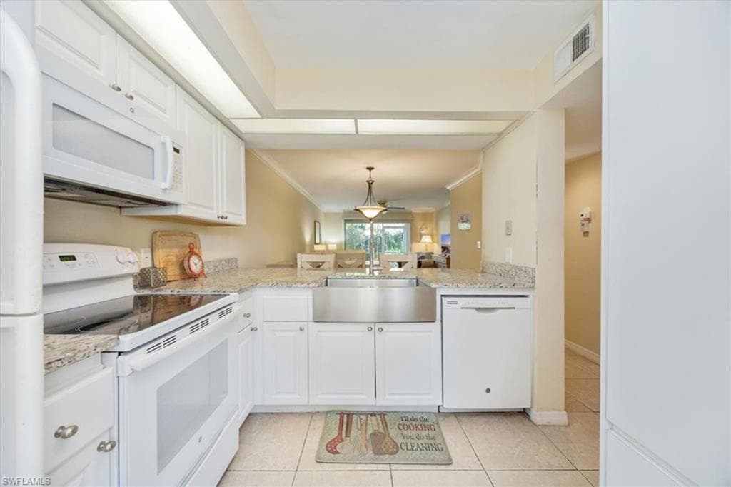 338 Bradstrom Cir 102, Naples, FL 34113-9