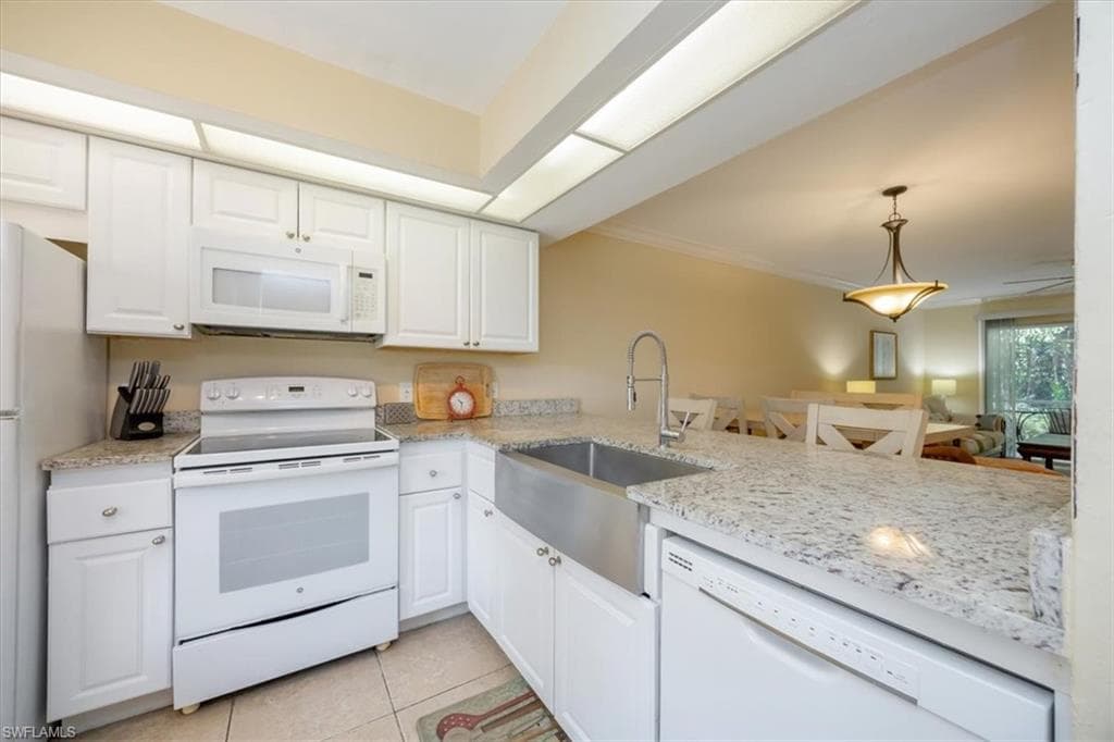 338 Bradstrom Cir 102, Naples, FL 34113-10