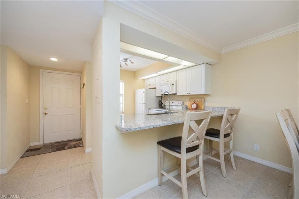 338 Bradstrom Cir 102, Naples, FL 34113-11