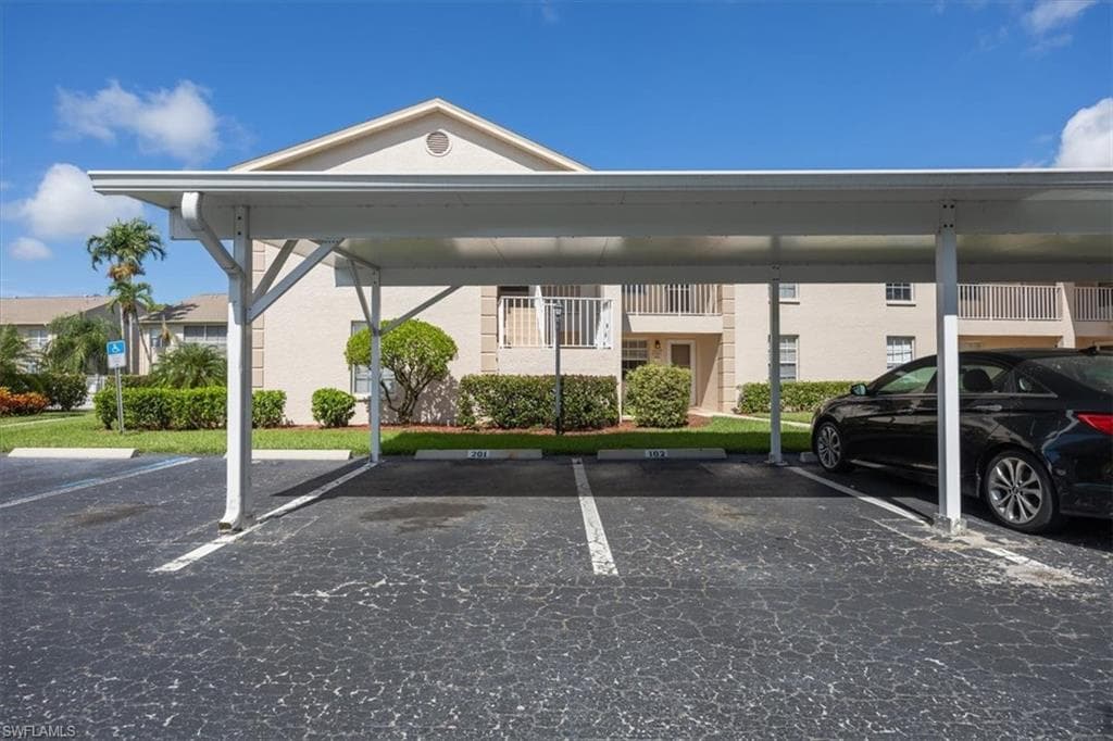 338 Bradstrom Cir 102, Naples, FL 34113-3