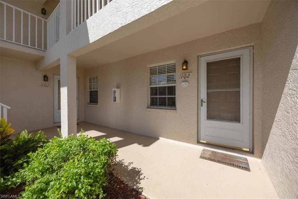 338 Bradstrom Cir 102, Naples, FL 34113-5