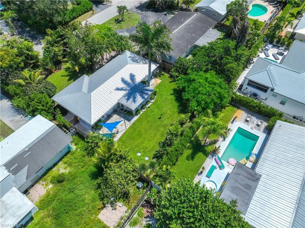 1304 Milano Dr, Naples, FL 34103-27