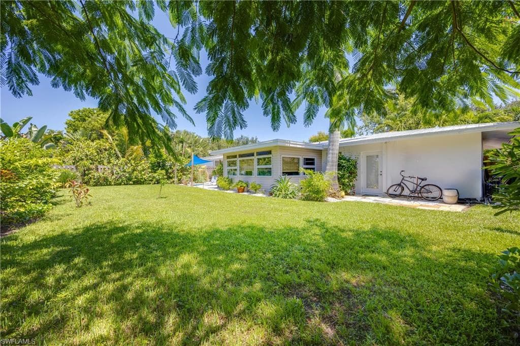 1304 Milano Dr, Naples, FL 34103-28