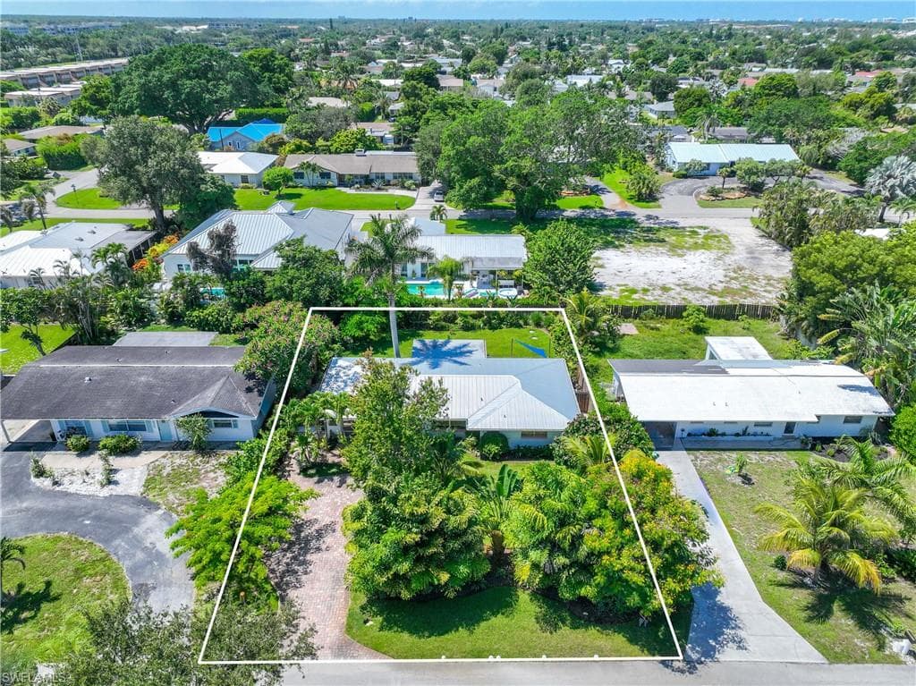 1304 Milano Dr, Naples, FL 34103-29