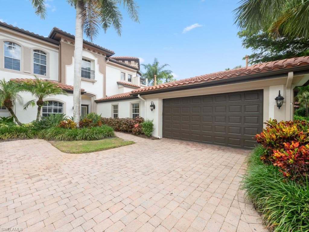 29120 Brendisi Way 102, Naples, FL 34110-1