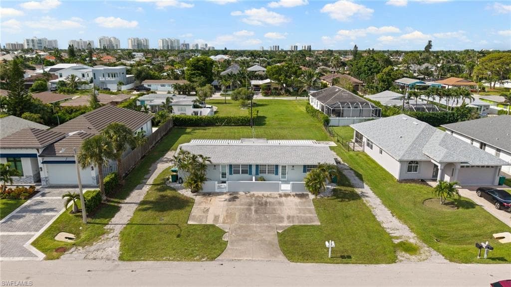 545 102nd Ave N, Naples, FL 34108-1