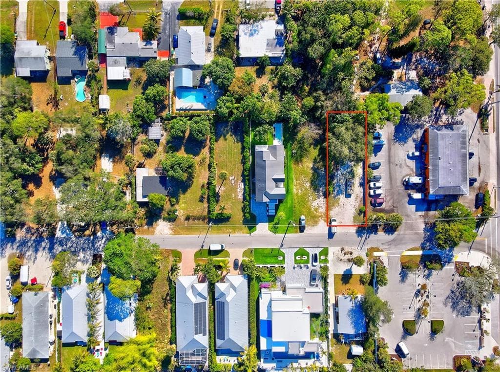 2960 Coco Ave, Naples, FL 34112-1