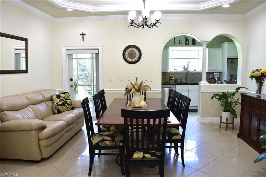 3670 8th Ave SE, Naples, FL 34117-8