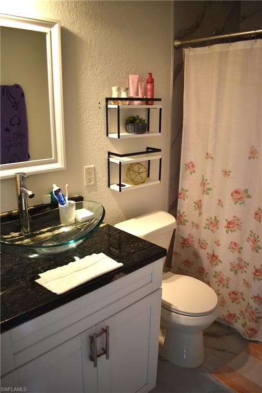 3670 8th Ave SE, Naples, FL 34117-24