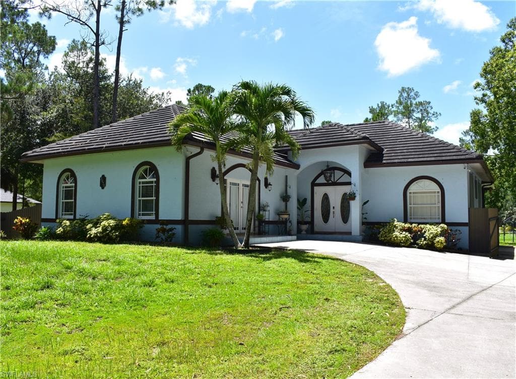 3670 8th Ave SE, Naples, FL 34117-1