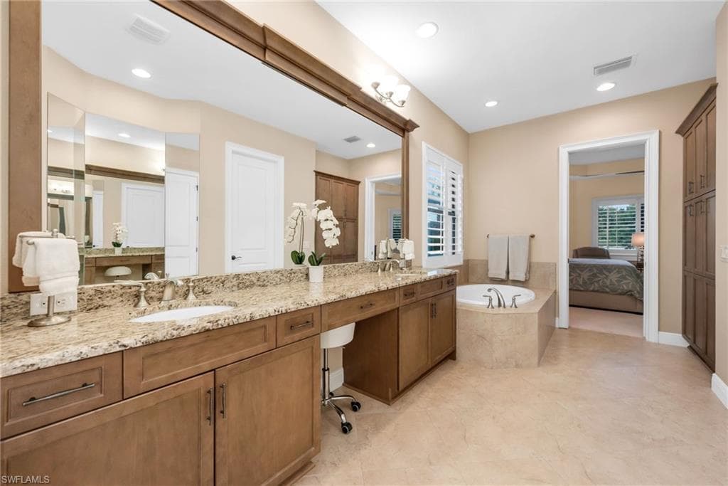 12402 Lockford Ln, Naples, FL 34120-19