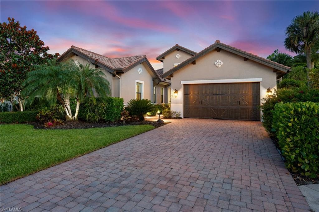 12402 Lockford Ln, Naples, FL 34120-2
