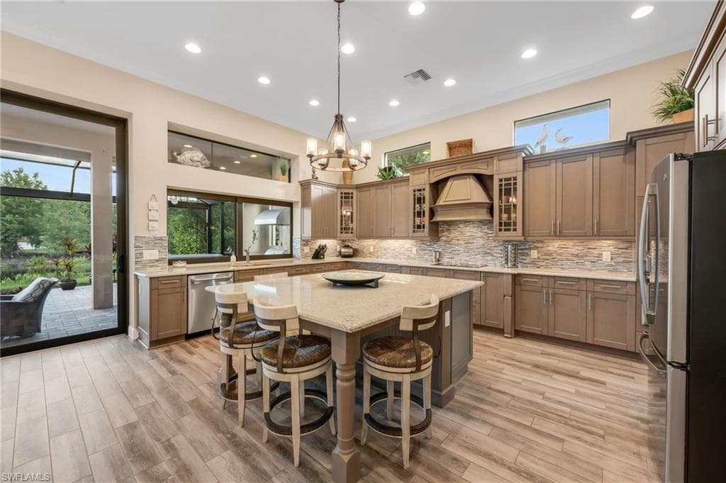 12402 Lockford Ln, Naples, FL 34120-4