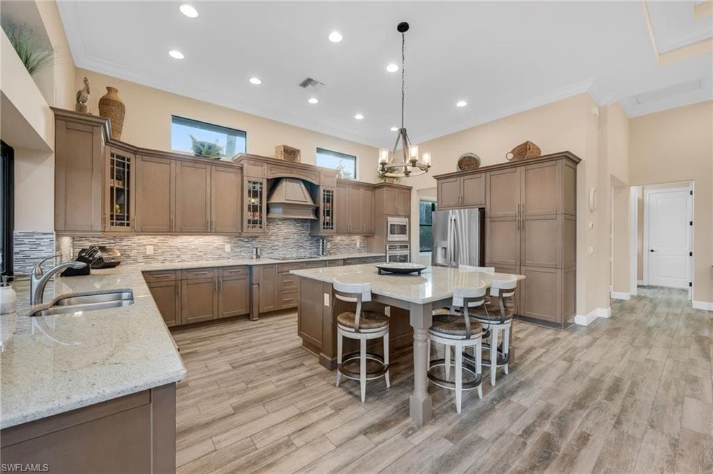 12402 Lockford Ln, Naples, FL 34120-5