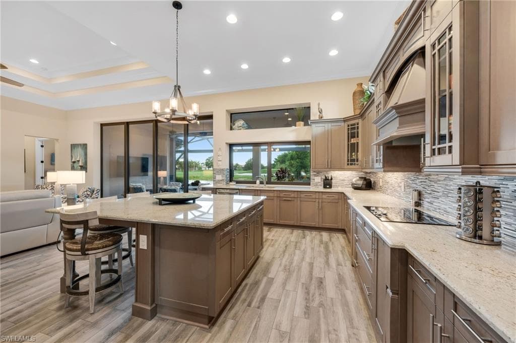 12402 Lockford Ln, Naples, FL 34120-6