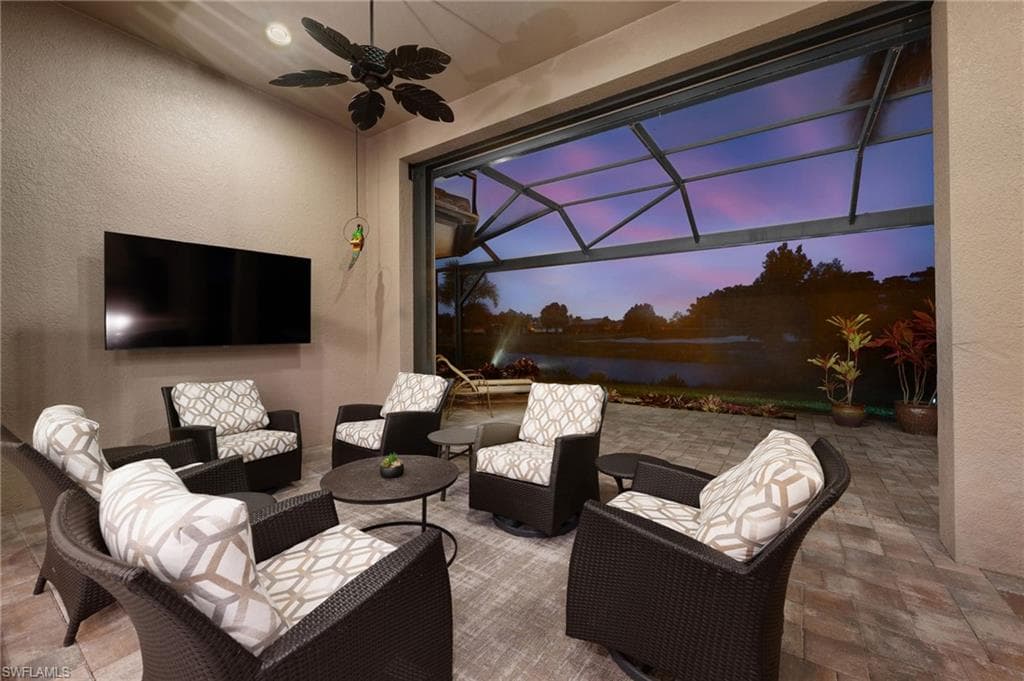 12402 Lockford Ln, Naples, FL 34120-8