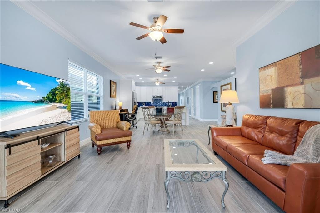 746 101st Ave N, Naples, FL 34108-5