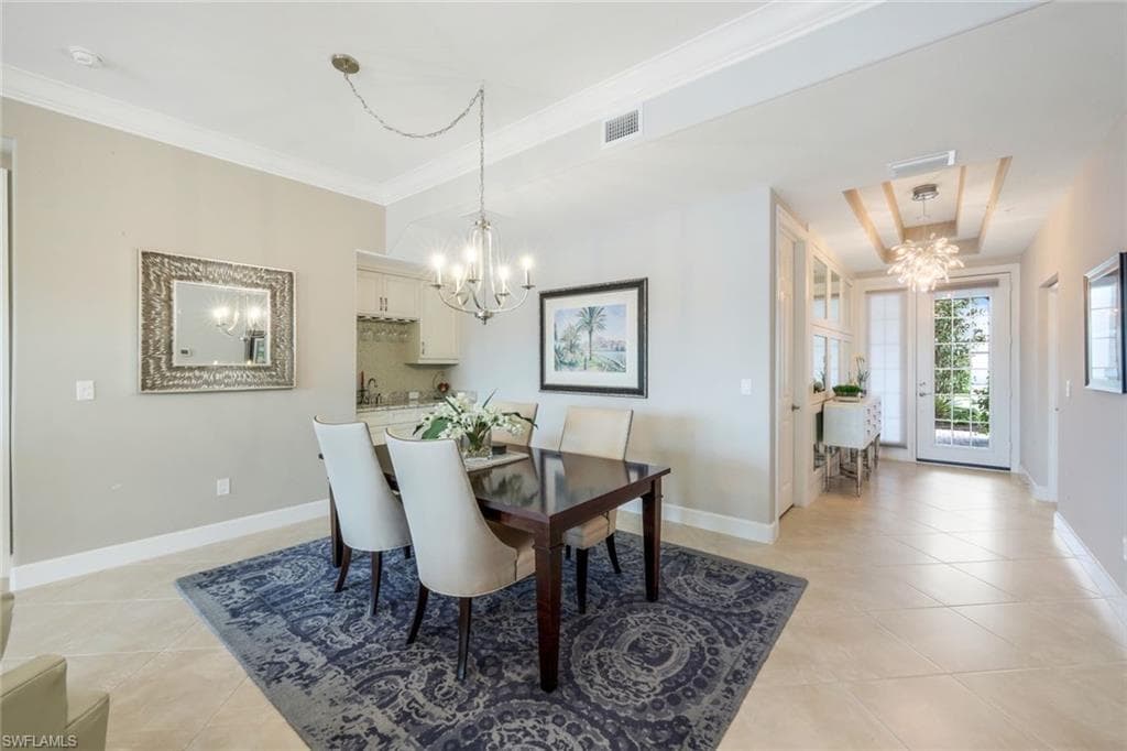 8050 Signature Club Cir 101, Naples, FL 34113-9