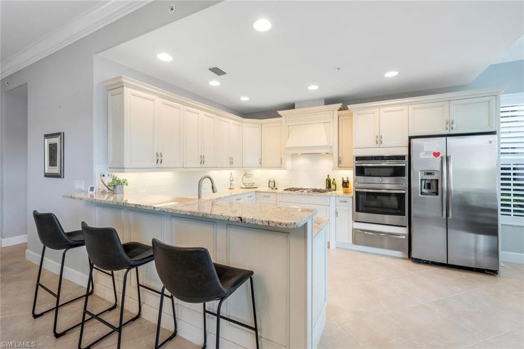 8050 Signature Club Cir 101, Naples, FL 34113-10