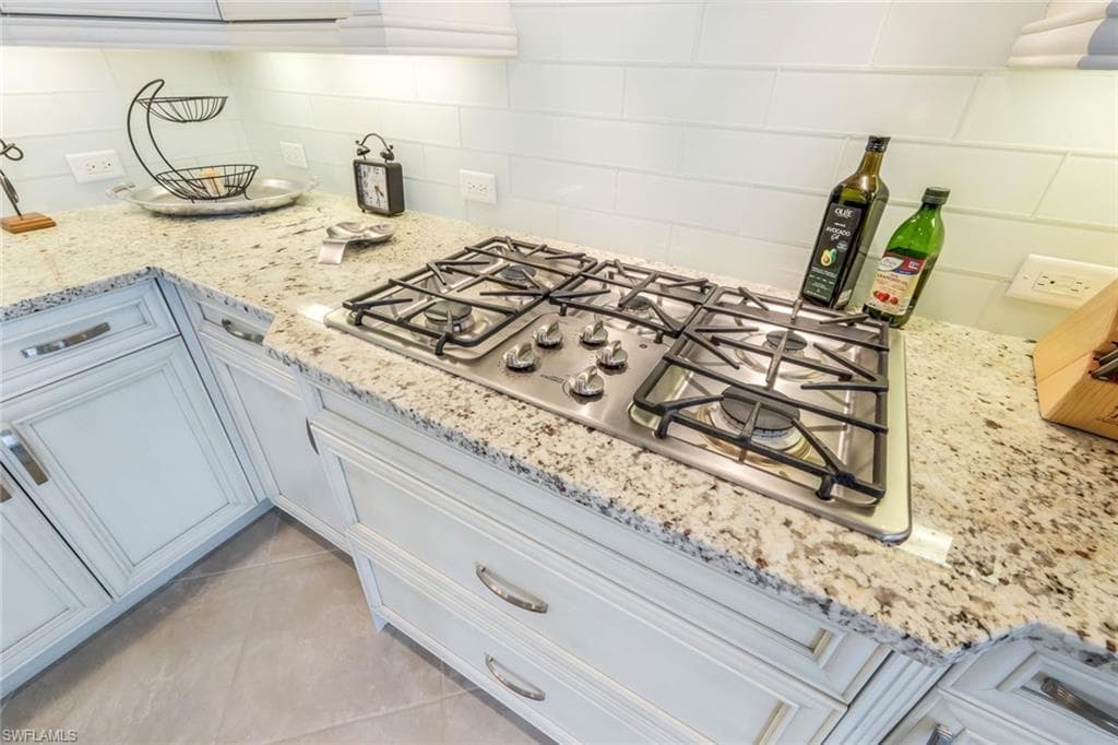 8050 Signature Club Cir 101, Naples, FL 34113-12