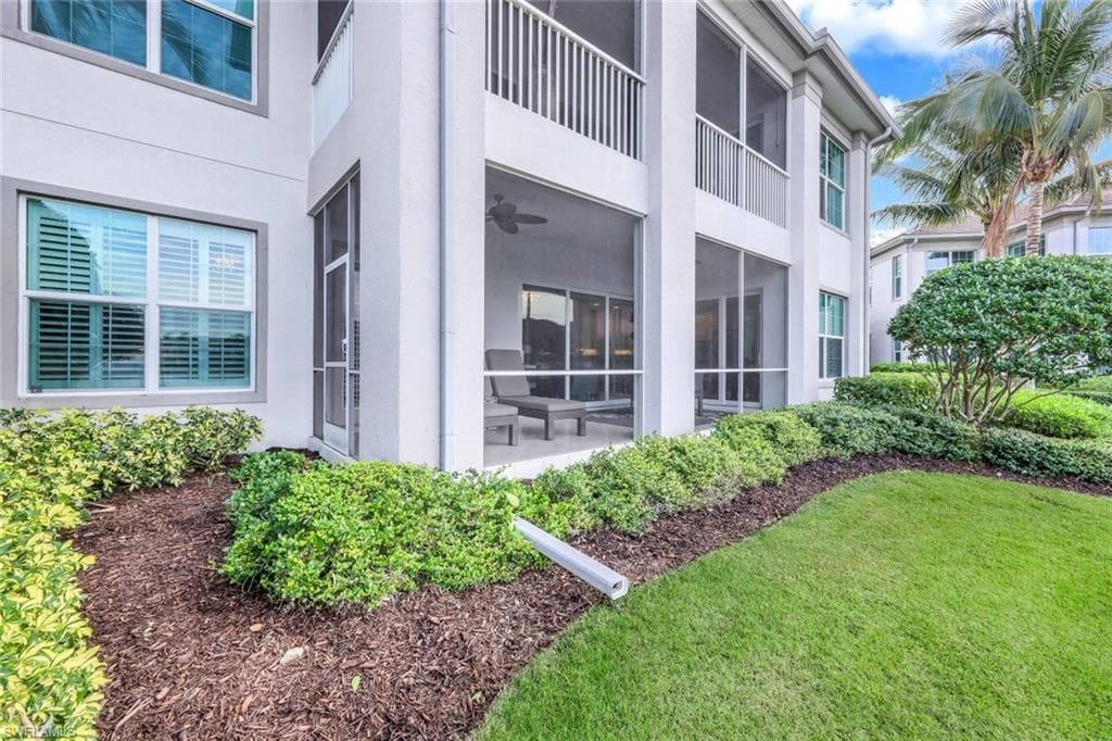 8050 Signature Club Cir 101, Naples, FL 34113-25