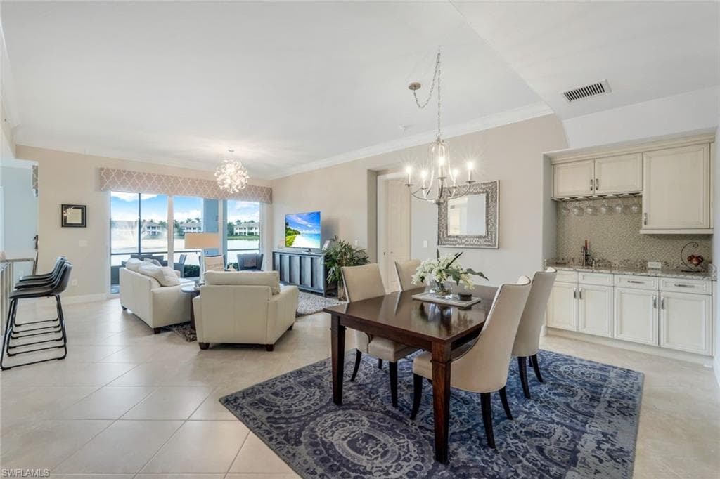 8050 Signature Club Cir 101, Naples, FL 34113-8