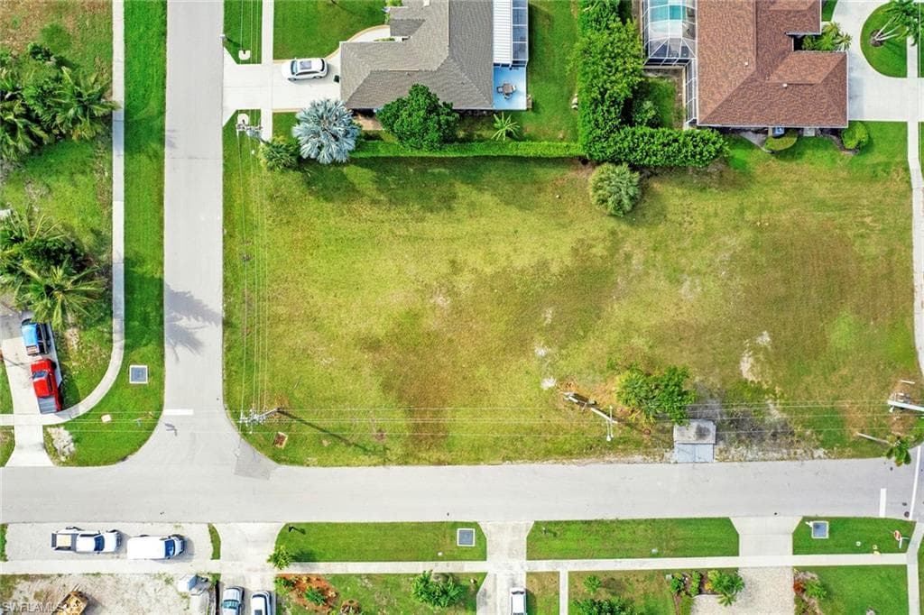 276 Tahiti Rd, Marco Island, FL 34145-14