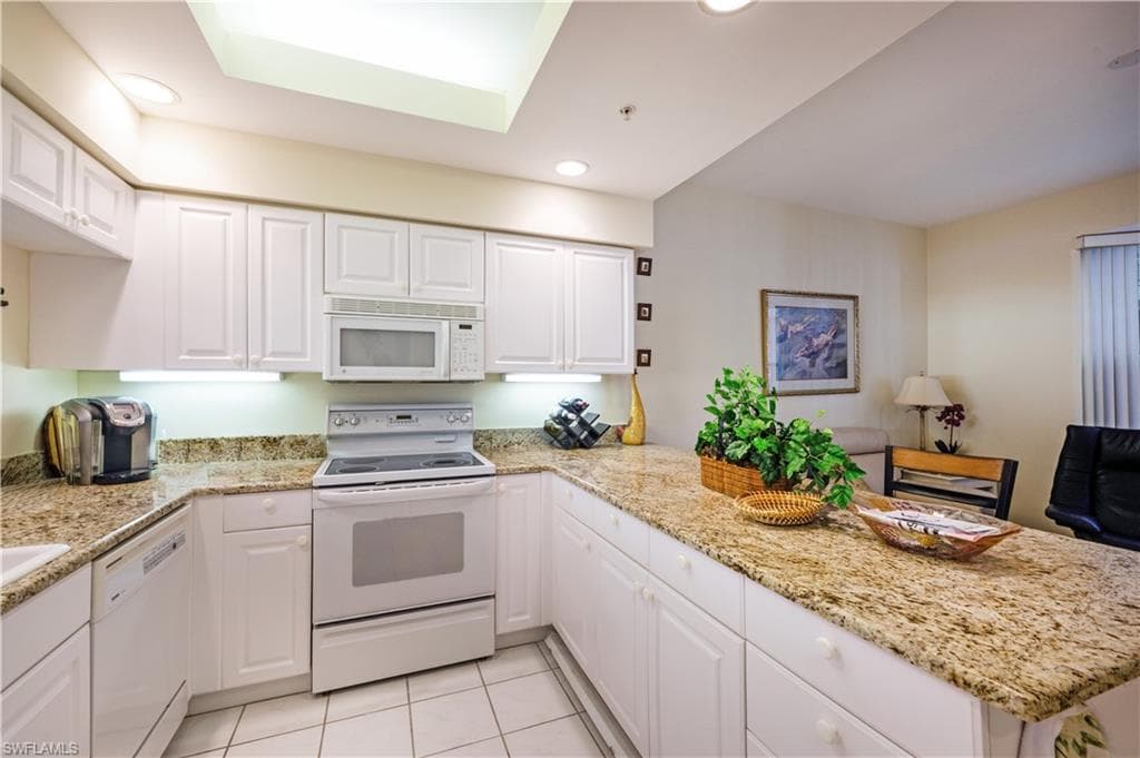 300 Wyndemere Way C104, Naples, FL 34105-14