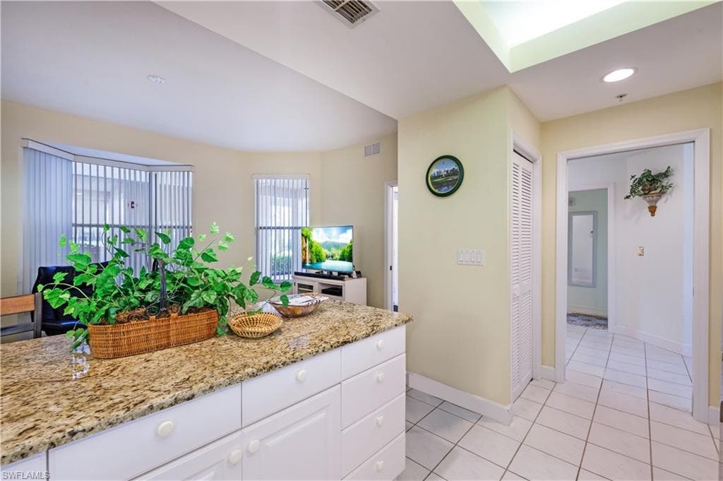 300 Wyndemere Way C104, Naples, FL 34105-16