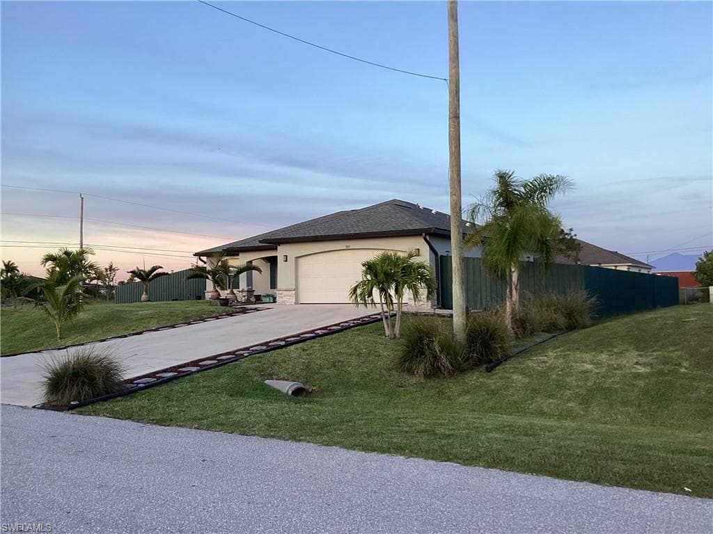 309 22nd Pl, Cape Coral, FL 33993-2